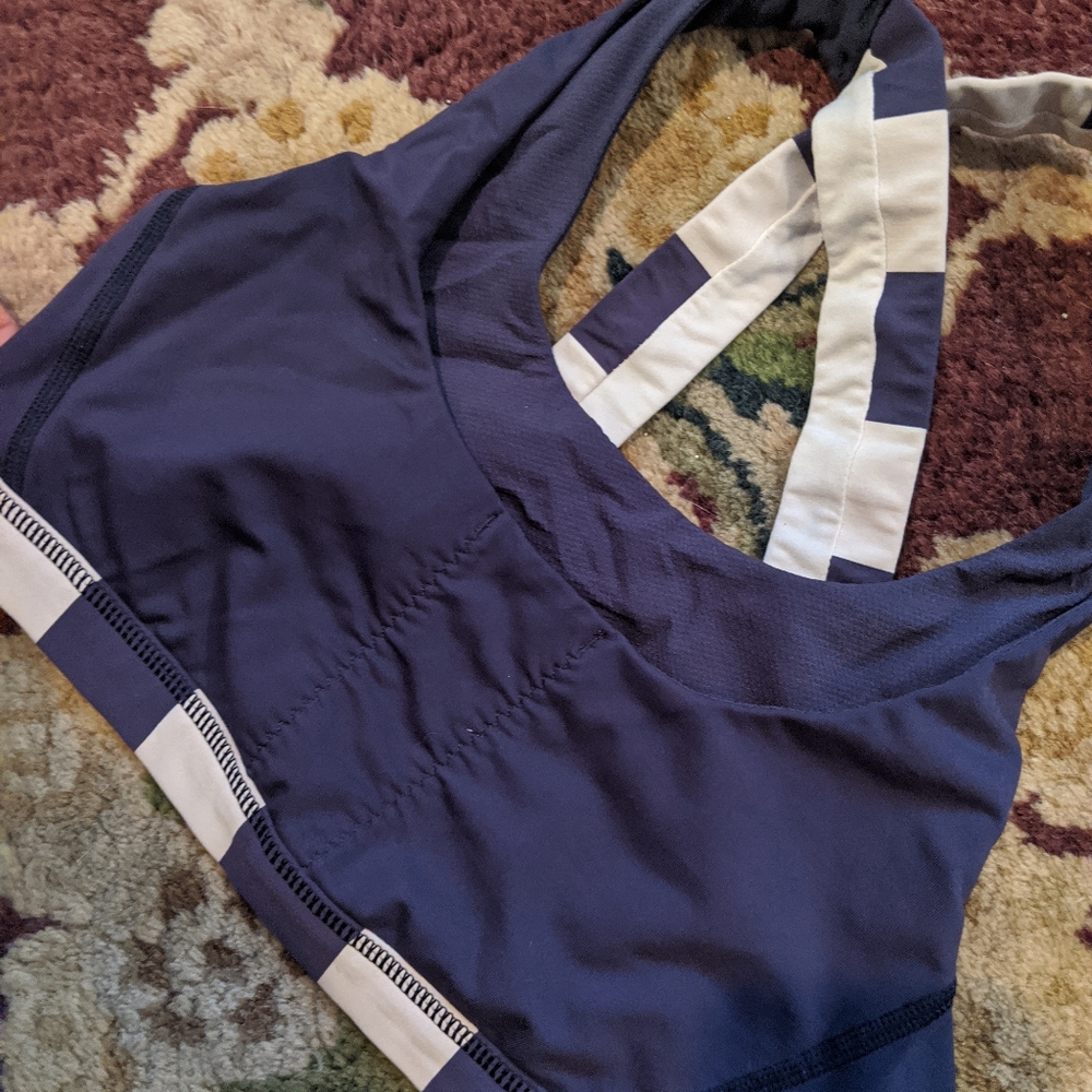 Lululemon sports bra